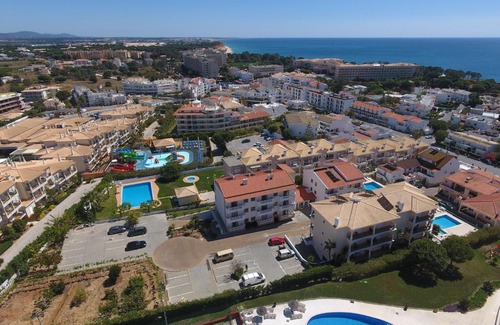 Olhos D'Agua Apartamento | Apartamento T1 (2-4 per.)com Piscina, perto da Praia