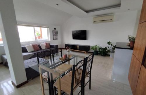 Praia Apartamento | Apartamento T1, amplo e arrejado
