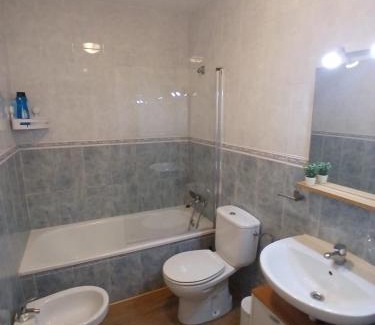 Bailen-Miraflores Apartamento | Apartamento tejares