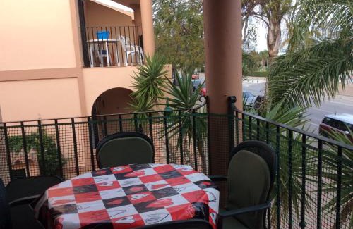 Los Gallos-Cerromolino Apartamento | Apartamento Urb Al Andalus A un paseo de la playa de la Barrosa