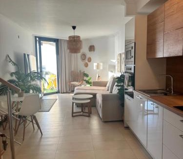 El Cotillo Apartamento | Apartamento Villa Bruno con vistas al mar, primera línea de playa