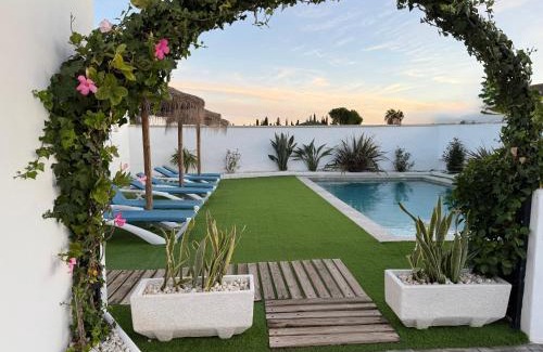 Campano Apartamento | APARTAMENTOS LA MAR SALÁ piscina compartida