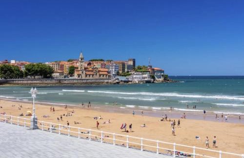 Centro de la ciudad de Gijón Apartamento | Apartamentos La Xiuca Playa