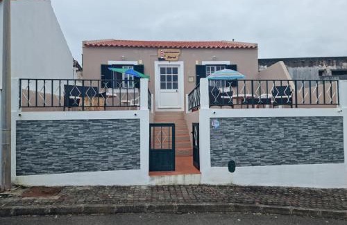 Santa Cruz das Flores Apartamento | "Apartamentos do Farol" com vista para o mar
