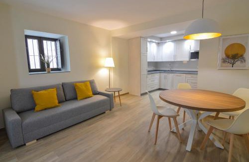 Santiago Apartamento | Apartamentos Turísticos Hornillo AT-CC-00681