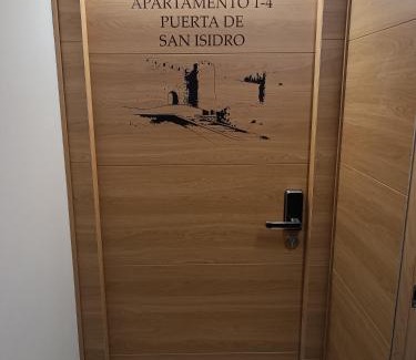 Ávila Apartamento | Apartamentos turisticos Ávila Puerta de San Isidro 1-4