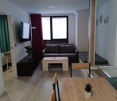 Ávila Apartamento | Apartamentos turisticos Ávila Puerta de San Isidro 1-4