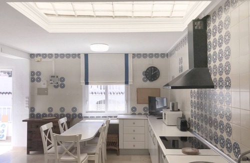Malaga-Este Hotel | Apartamentos Turisticos La Mundial
