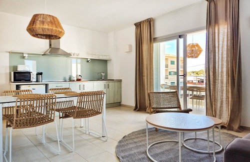 Es Pujols Apartamento | Apartaments Proa Es Pujols - Adults Only