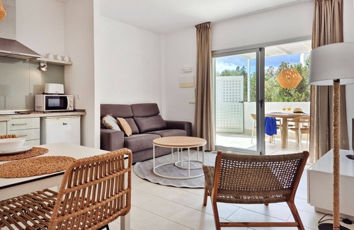 Es Pujols Apartamento | Apartaments Proa Es Pujols - Adults Only