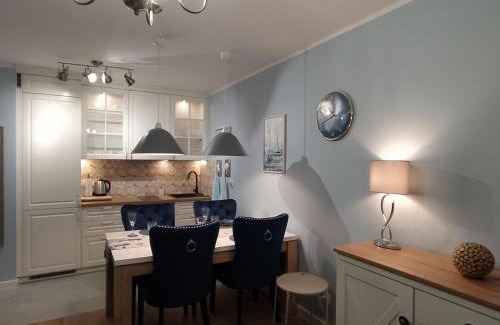 Bialystok Apartamento | Apartamenty Centrum Warszawska 66 niebieski i różowy