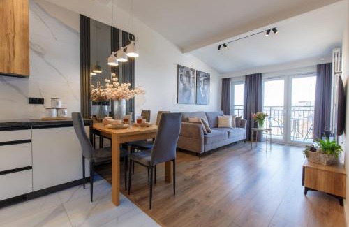 Kielce Apartamento | Apartamenty PREMIUM 56 obok Rynku Centrum, Parking - GARAŻ PODZIEMNY, wysoki standard, spokojna i cicha okolica, Parking - UNDERGROUND GARAGE, high standard, peaceful and quiet area