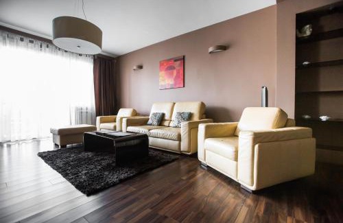 Elk Apartamento | Apartamenty w Villa Park