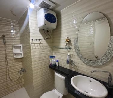 Pluit Apartamento | Apartemen green bay by esti