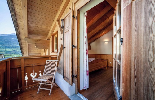 Montechiaro Apartamento | Apartamento "Hof am Schloss Lärche" con vistas a la montaña y Wi-Fi