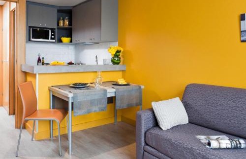 Issy-les-Moulineaux Apartamento | Aparthotel Adagio 4personnes paris 15eme,parking inclus ,proche Arena et parc expo