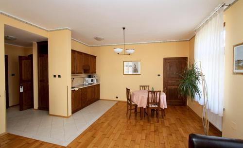 Katowice Apartamento | Aparthotel Hornigold "W Zielonej Kamienicy"