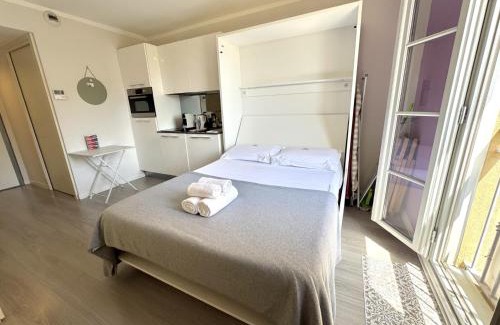 Old Town Apartamento | ApartHotel Riviera Nice Côte d'Azur - Old Town - Studio AC - Sea View - 50m Promenade des Anglais- LA MAISON LINDA