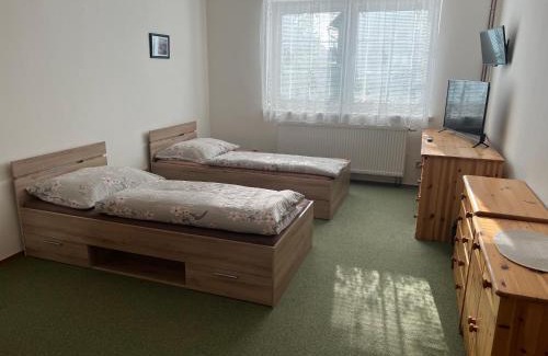 Zlonice Apartamento | Apartmán se společným bazénem Zlonice