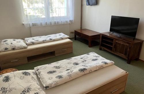 Zlonice Apartamento | Apartmán se společným bazénem Zlonice