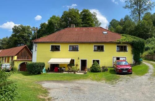 Bujanov Apartamento | Apartmán u potoka