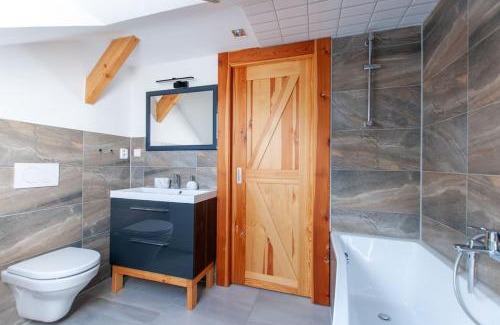 Trutnov Apartamento | Apartmán ve srubu s balkónem