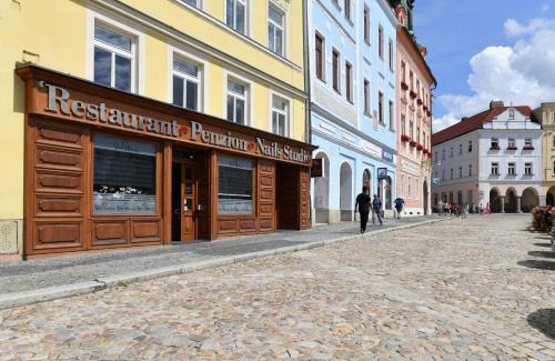 Jindrichuv Hradec Apartamento | Apartmány Na Náměstí 85