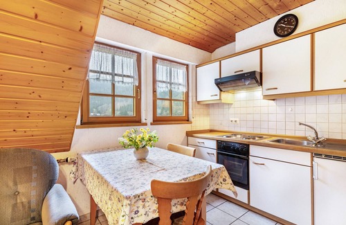 Bad Rippoldsau-Schapbach Apartamento | Apartamento 'Ferienwohnung 2 Im Bauernhaus' con terraza compartida, jardín compartido y Wi-Fi