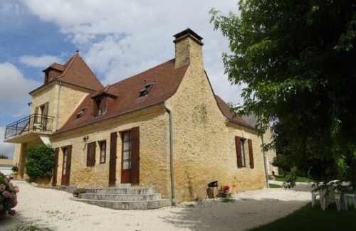Saint-Crepin-et-Carlucet Apartamento | Apartment in stone house