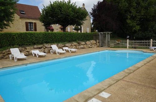 Saint-Crepin-et-Carlucet Apartamento | Apartment in stone house
