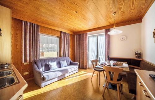 San Leonardo in Passiria Apartamento | Apartamento "Residencia Pichler 1" con vistas a la montaña, balcón y Wi-Fi