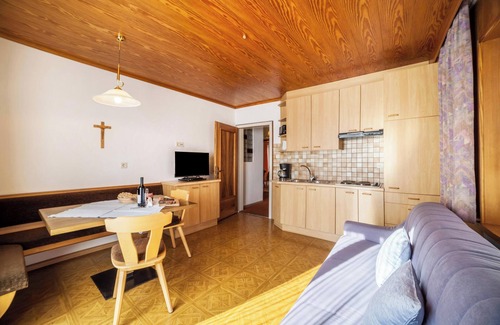 San Leonardo in Passiria Apartamento | Apartamento "Residencia Pichler 1" con vistas a la montaña, balcón y Wi-Fi