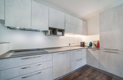 San Leonardo in Passiria Apartamento | Apartamento "Haus Reimon" con piscina compartida, terraza y Wi-Fi