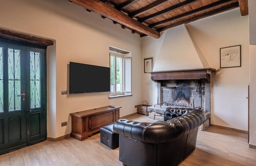 Verrucole Apartamento | Apartment "Casa Fontana" with Private Garden & Wi-Fi