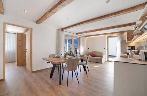 San Martino in Passiria Apartamento | Apartamento 'Heuglück' con vistas a la montaña, terraza privada y Wi-Fi