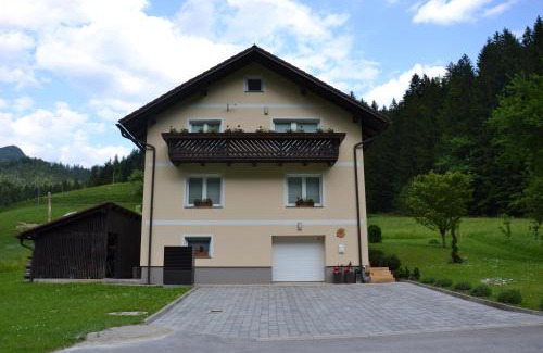 Luce Apartamento | Apartma ob potoku