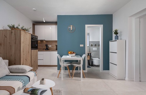 Zurkovo Apartamento | Apartman 3 With Garden Desamani 975, Kostrena, Croatia