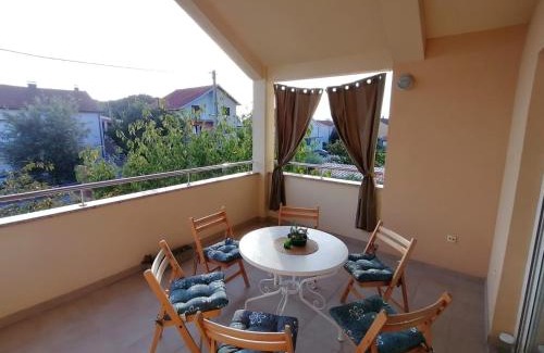 Ljubuski Apartamento | Apartman Cherry