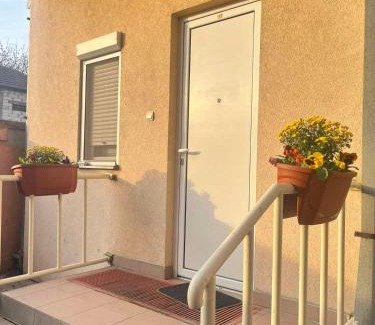 Sremska Mitrovica Apartamento | Apartman Dionis SM 2
