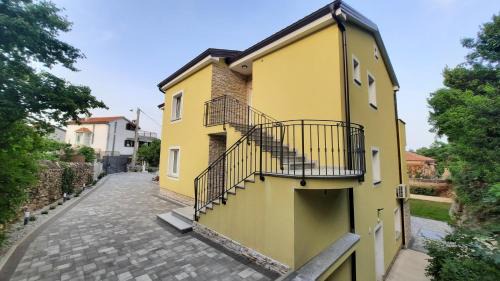 Pobri Apartamento | Apartman Ela