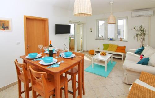 Novi Vinodolski Apartamento | Apartman Eli Smokvica