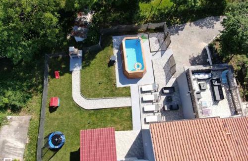 Martinski Apartamento | apartman Goga with pool and jacuzzi