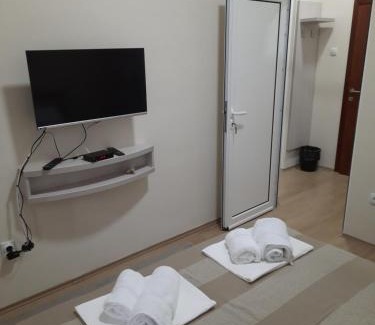 Leon Apartamento | Apartman Karadjordje 2