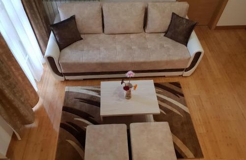 Kraljevo Apartamento | Apartman KEJ free parking