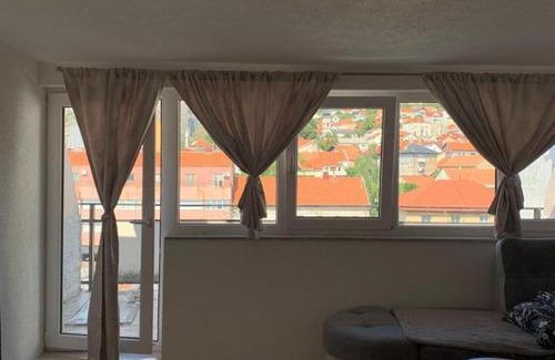 Canton 10 Apartamento | Apartman Lara