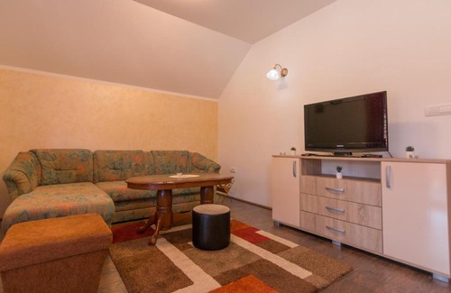 Perucac Apartamento | Apartman Lena