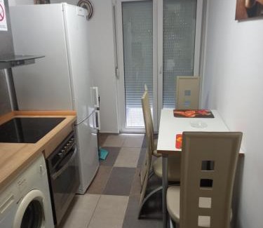 Zrenjanin Apartamento | Apartman Lola Ruža