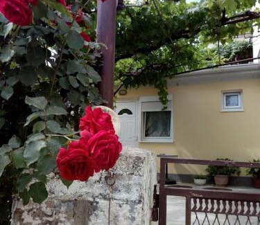 Podmaine Apartamento | Apartman Lora