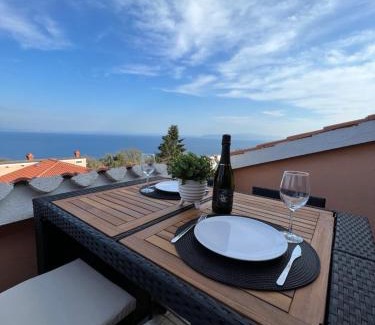 Opric Apartamento | Apartman Maroon - Savršen pogled i miran odmor