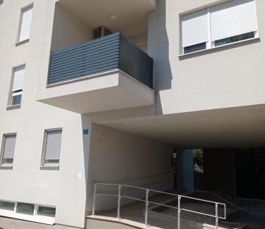 Siroki Brijeg Apartamento | Apartman Mary